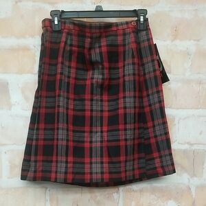 NWT Requirements 12P Red and Black Plaid A-Line Skirt